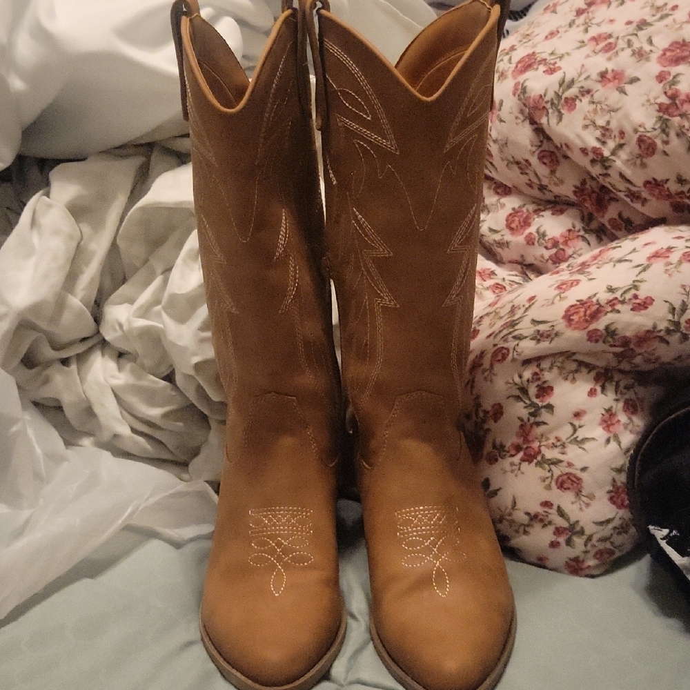 Stylish Brown Western Heeled Boots